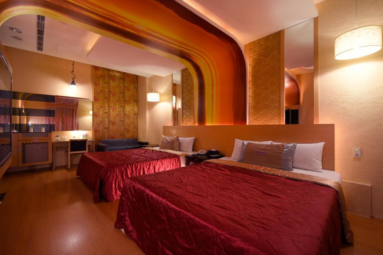 Sun Garden Motel Kaohsiung Exterior photo