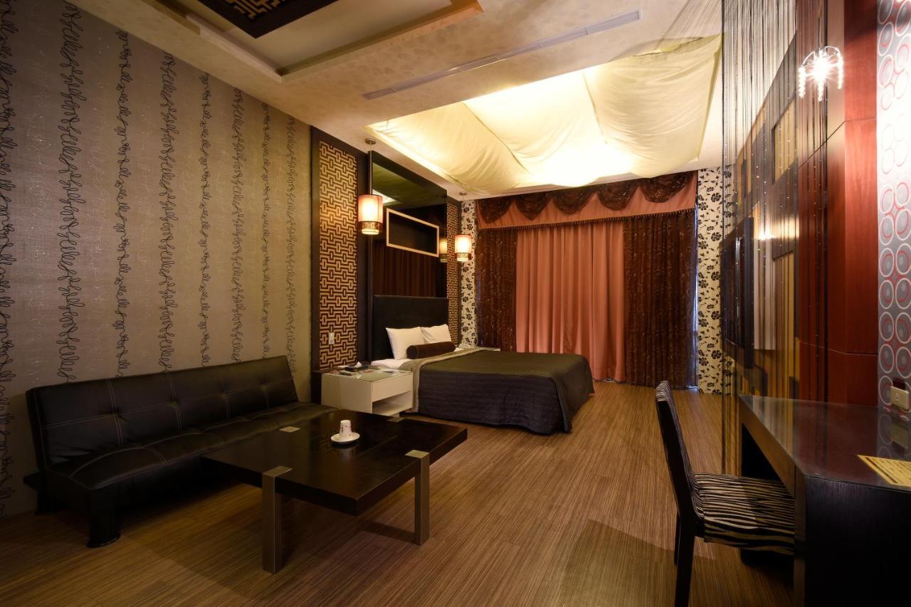 Sun Garden Motel Kaohsiung Exterior photo